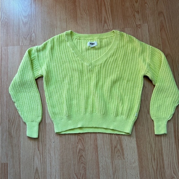 Victoria’s Secret PINK Sweater Cable Knit Relaxed Fit Neon Green Size Small - Picture 2 of 5